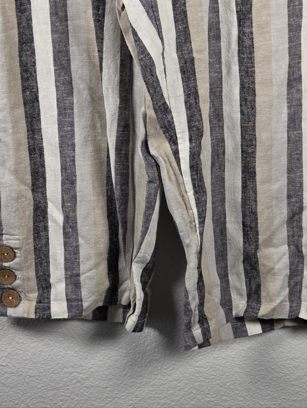 naturals d&co. Women's Size Small Striped Linen Blend Shorts—Beige, Black, Cream - Picture 4 of 9